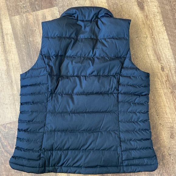 Land’s End down vest - Picture 2 of 5
